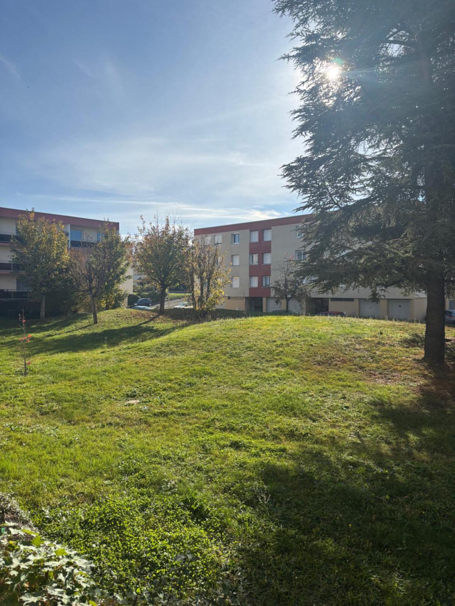 Casa Ragazzi - Meuble De Tourisme Classe 2 Etoiles - Refait A Neuf - Calme - Parking Gratuit A Proximite Lempdes Eksteriør billede